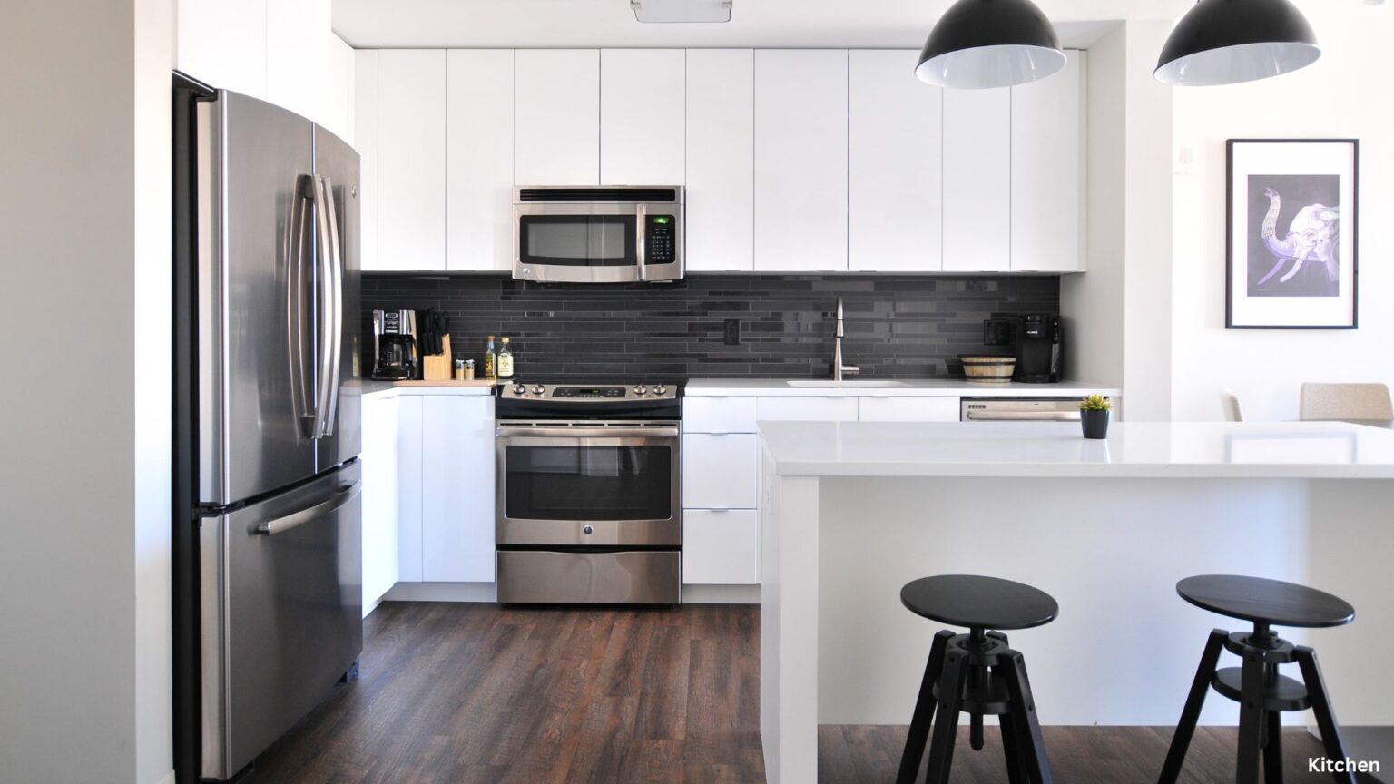 Stain Color: Choosing the Perfect Hue for Your Kitchen Cabinets
